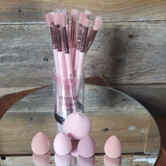 Professional Makeup Brushes Set of 12 with Blending Sponges. - Picture 3 of 10